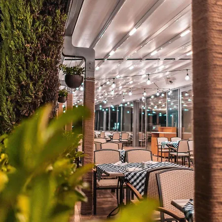 Astoria & Private Hotel