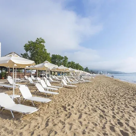 Astoria Inclusive- Private & Club Отель